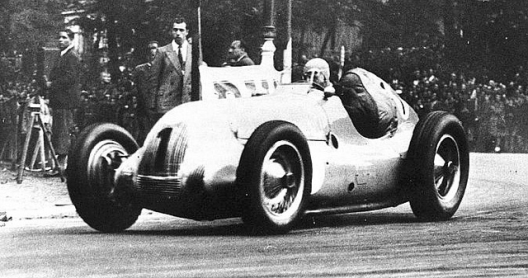 Screenshot_2018-09-20 1945 coupe des prisonniers, paris - jean-pierre wimille (bugatti 59-50b) 1st 2.png